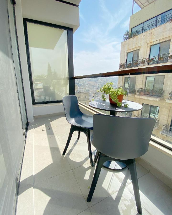 Nu Fifty Two * Amman