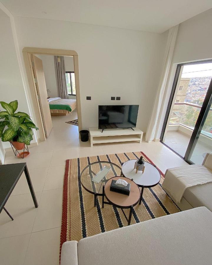 Nu Fifty Two * Amman